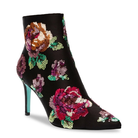 Betsey Johnson
Women's Coper Sequin Floral
 NEW with box size 8/5.            #2 - Picture 1 of 8